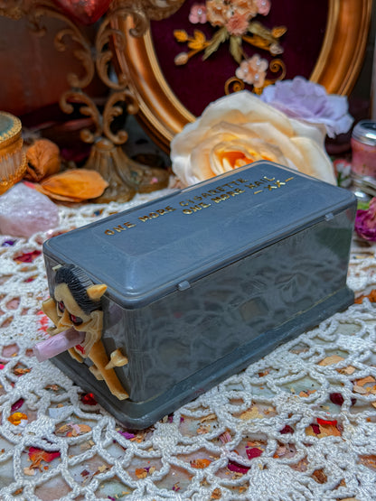 Vampire/Devil cigarette dispenser🕷️