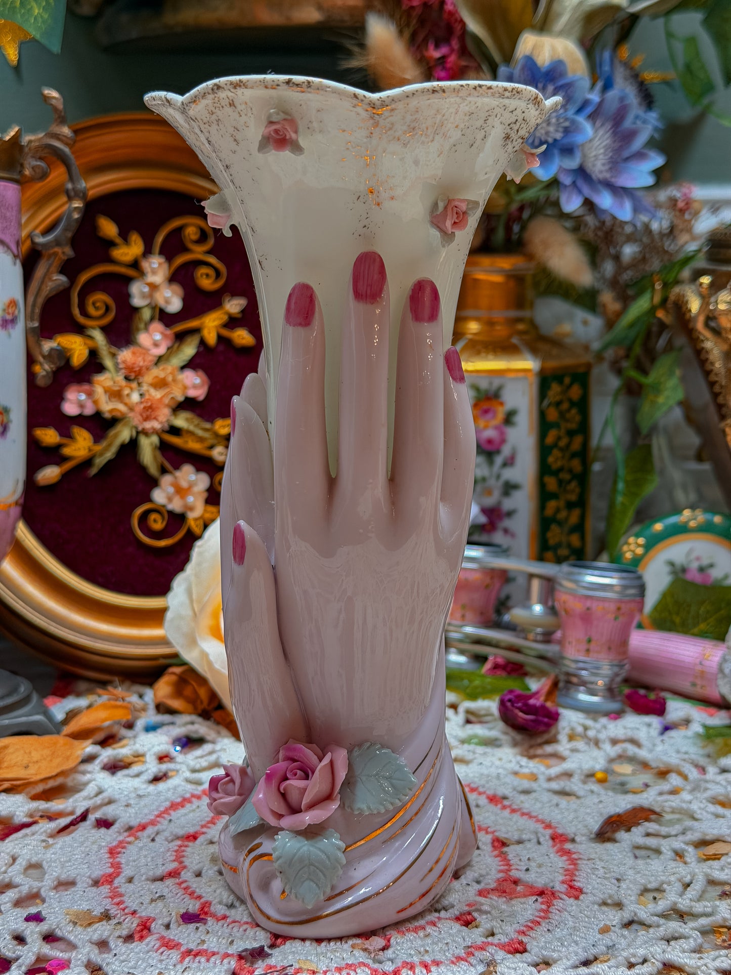 Lefton Hand pedestal floral ashtray ect✨
