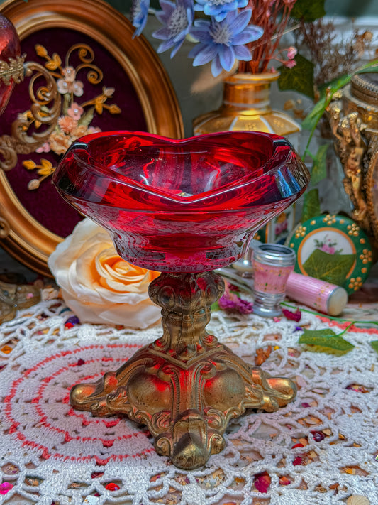 Red glass pedestal ashtray🕷️