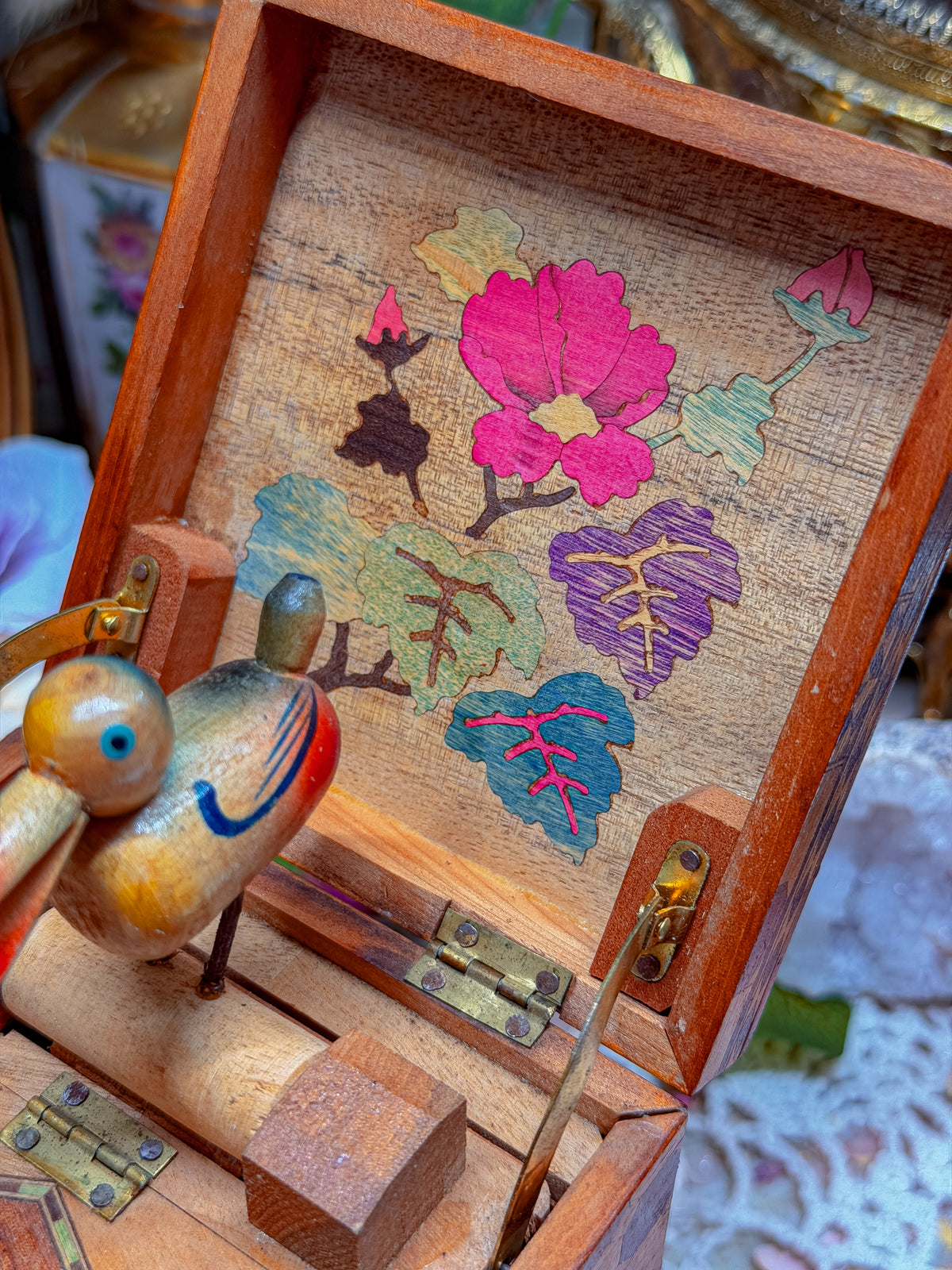 Wooden bird cigarette dispensing box✨