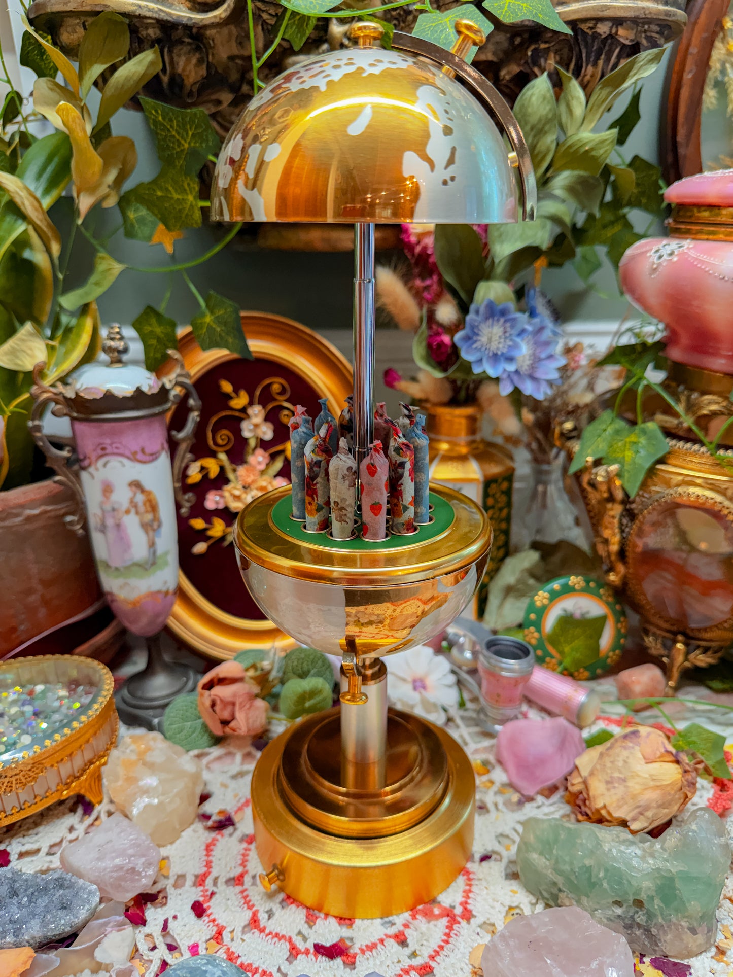 1950s musical cigarette pop up globe✨