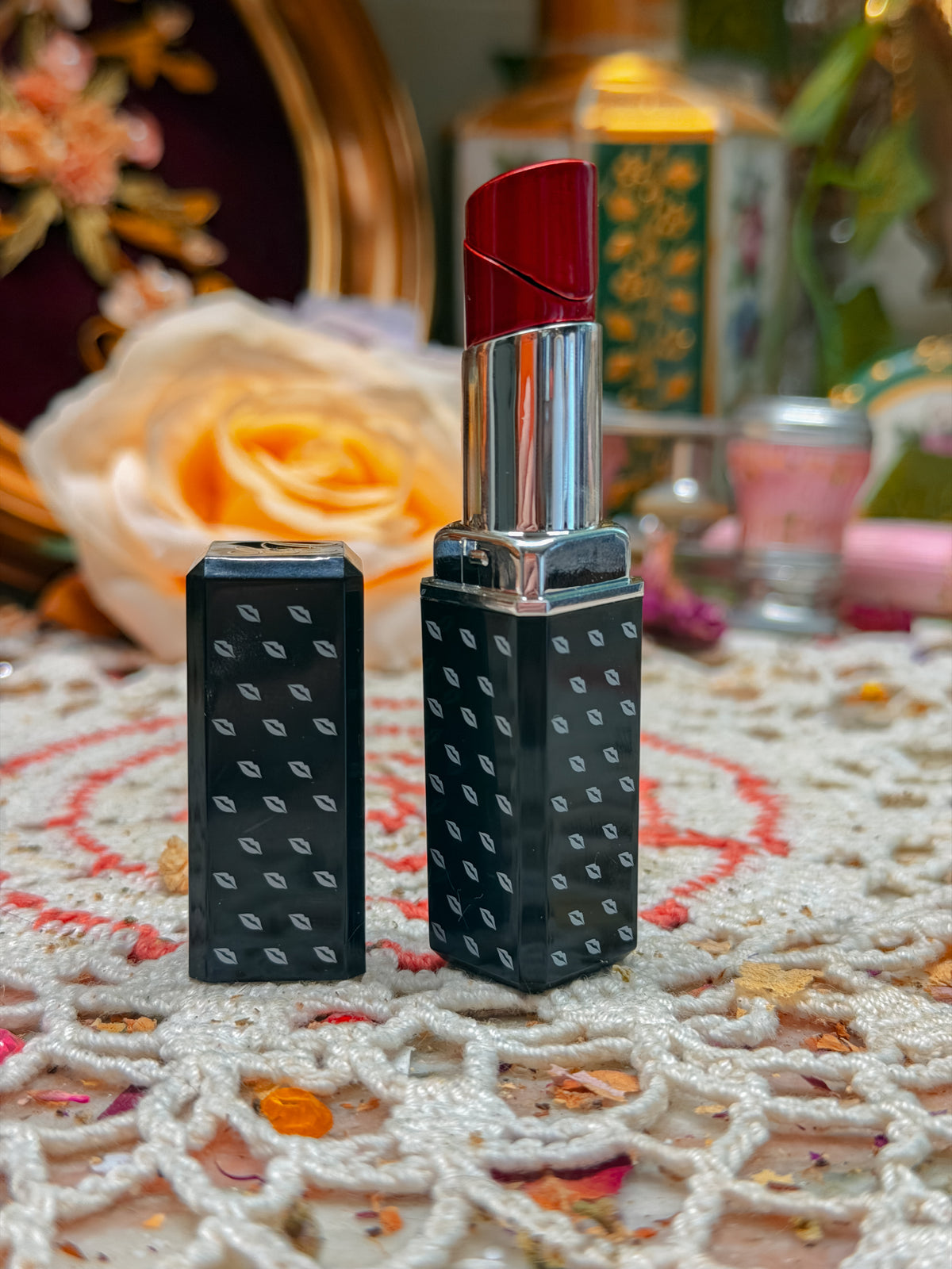 Black and silver lipstick lighter!