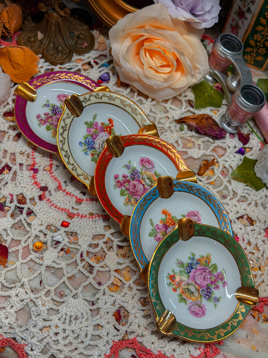 Limoges French ashtrays✨