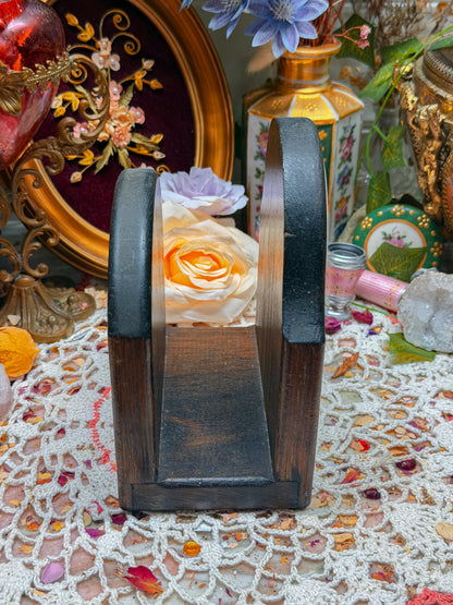 Vintage Napkin/mail holder✨