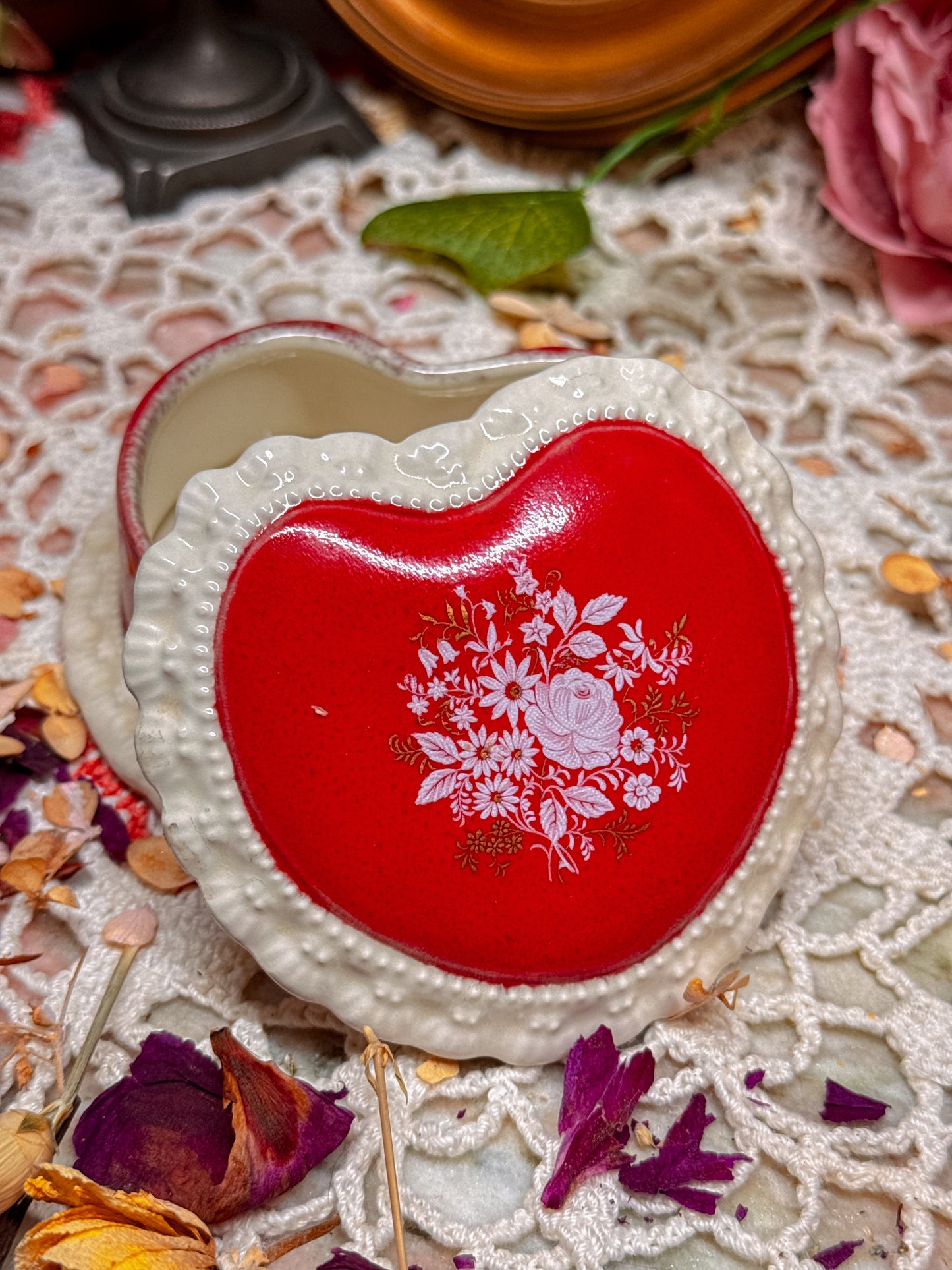 Red & Lace Heart Stash✨