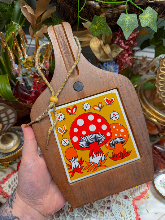 70s wooden/porcelain wall hanging art/cheese board✨