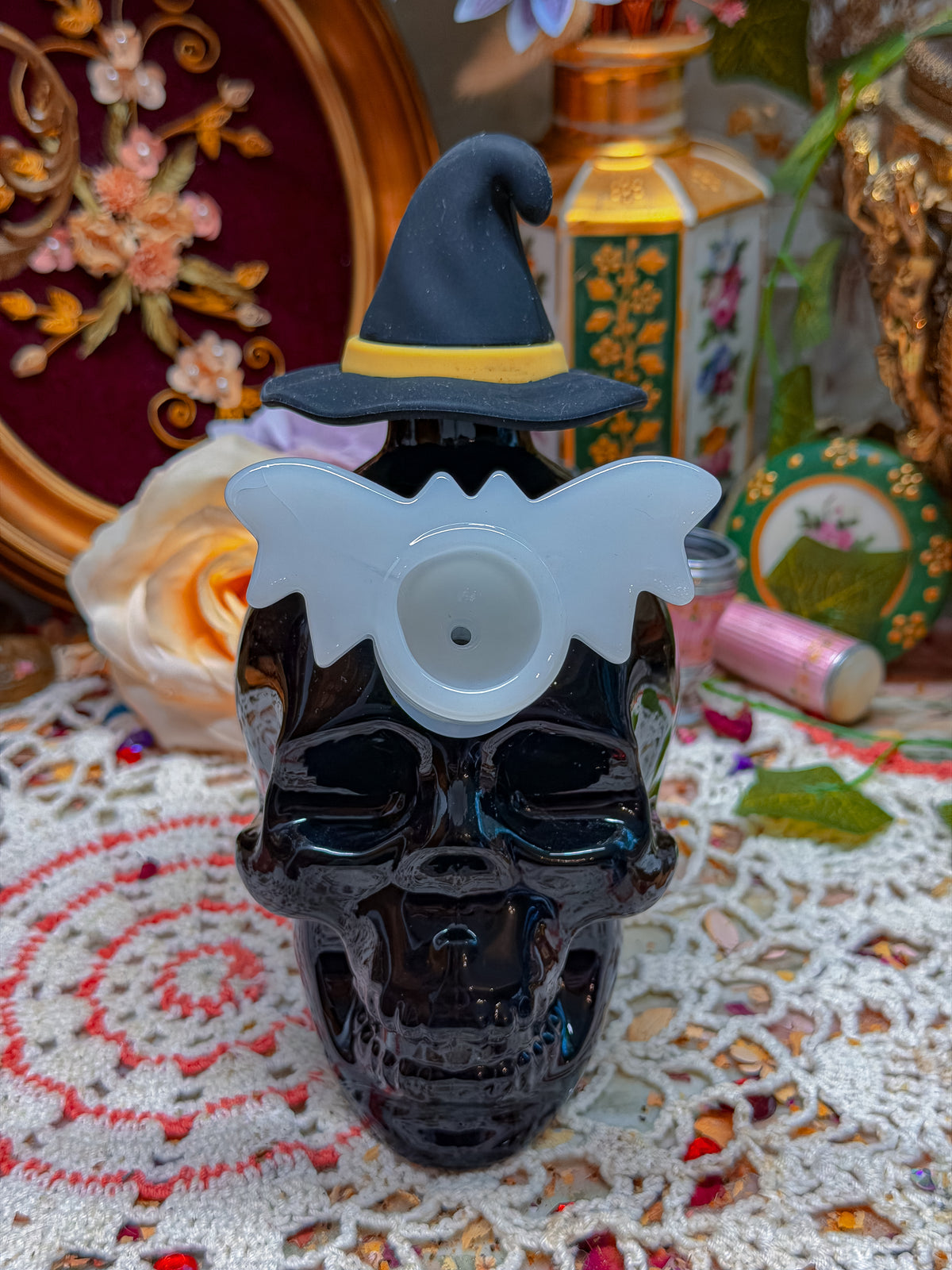 Black glass skull bong with witch hat🕷️