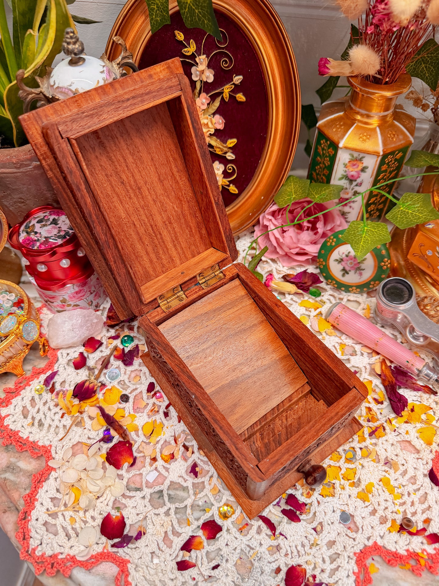 Hand carved dispensing cigarette box ✨