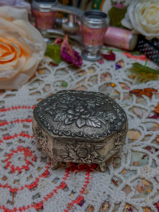 Metal velvet lined floral stash✨