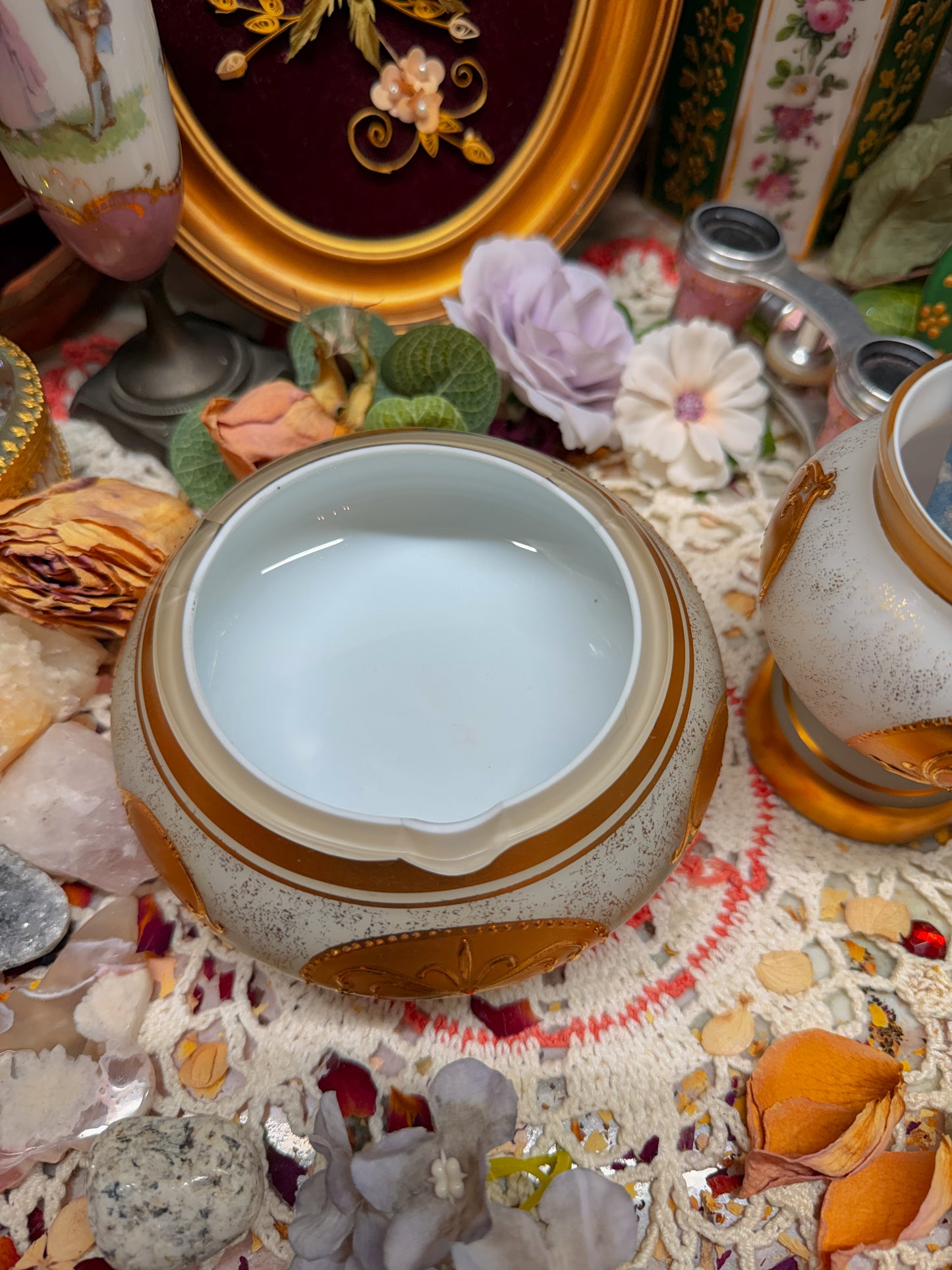 Frosted Satin glass ashtray/j holder✨