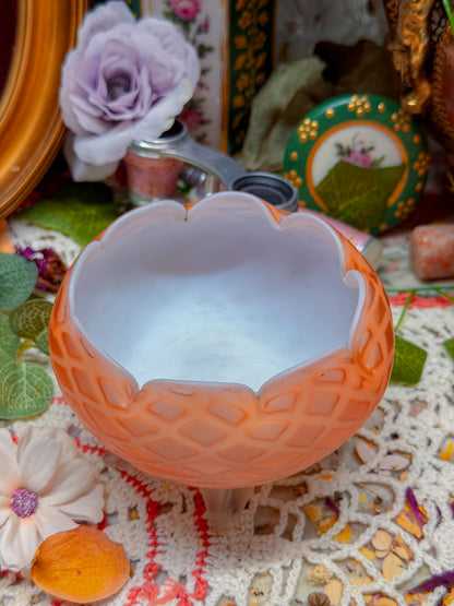 Mt Washington footed ashtray✨