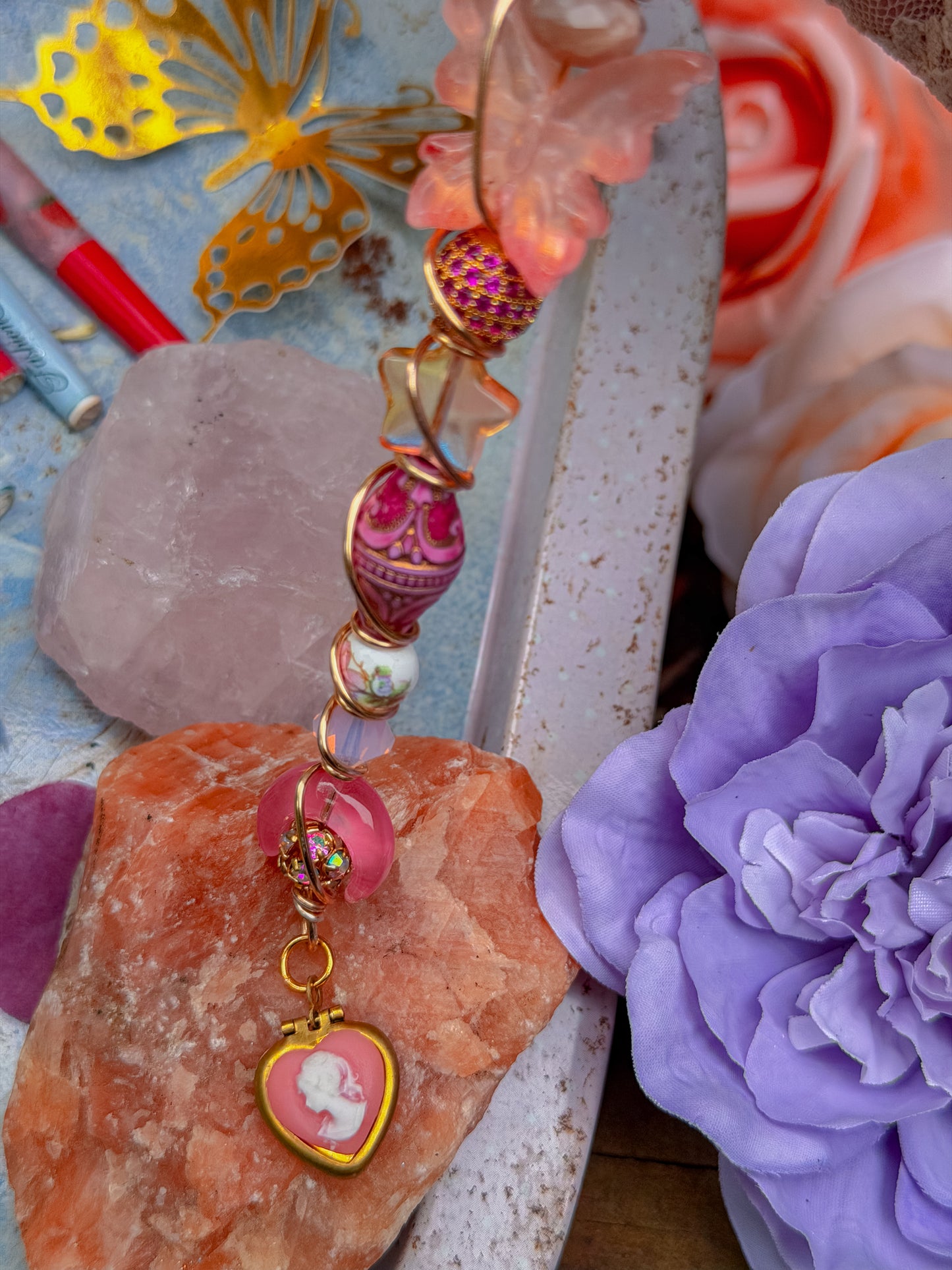 Romantic whimsy🩷 Clouded J clip✨