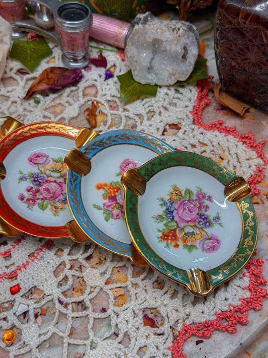 Limoges French ashtrays✨