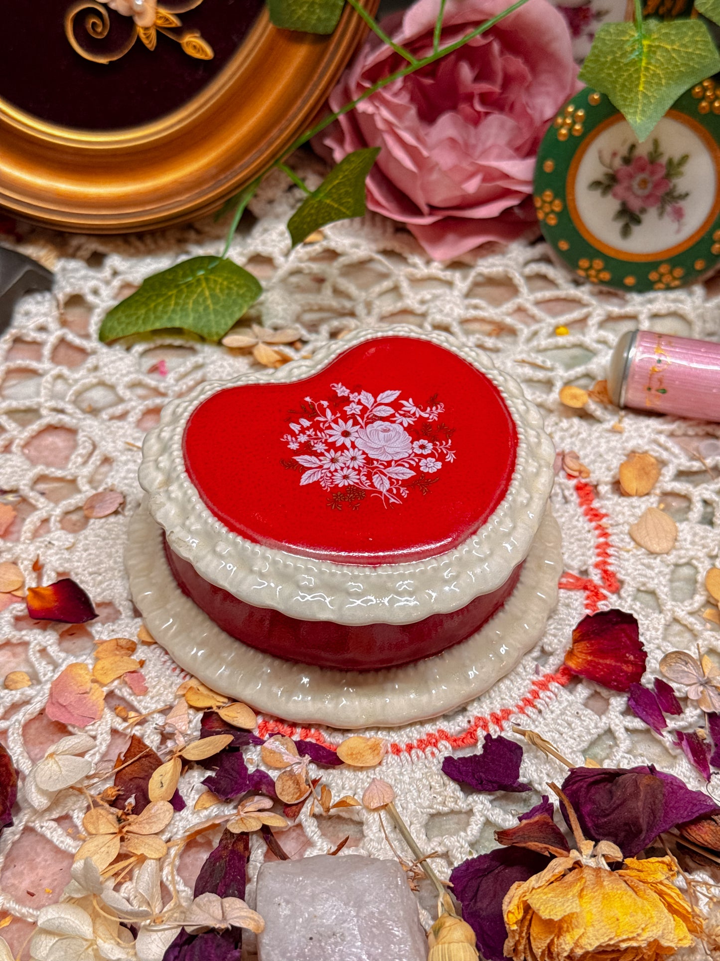 Red & Lace Heart Stash✨