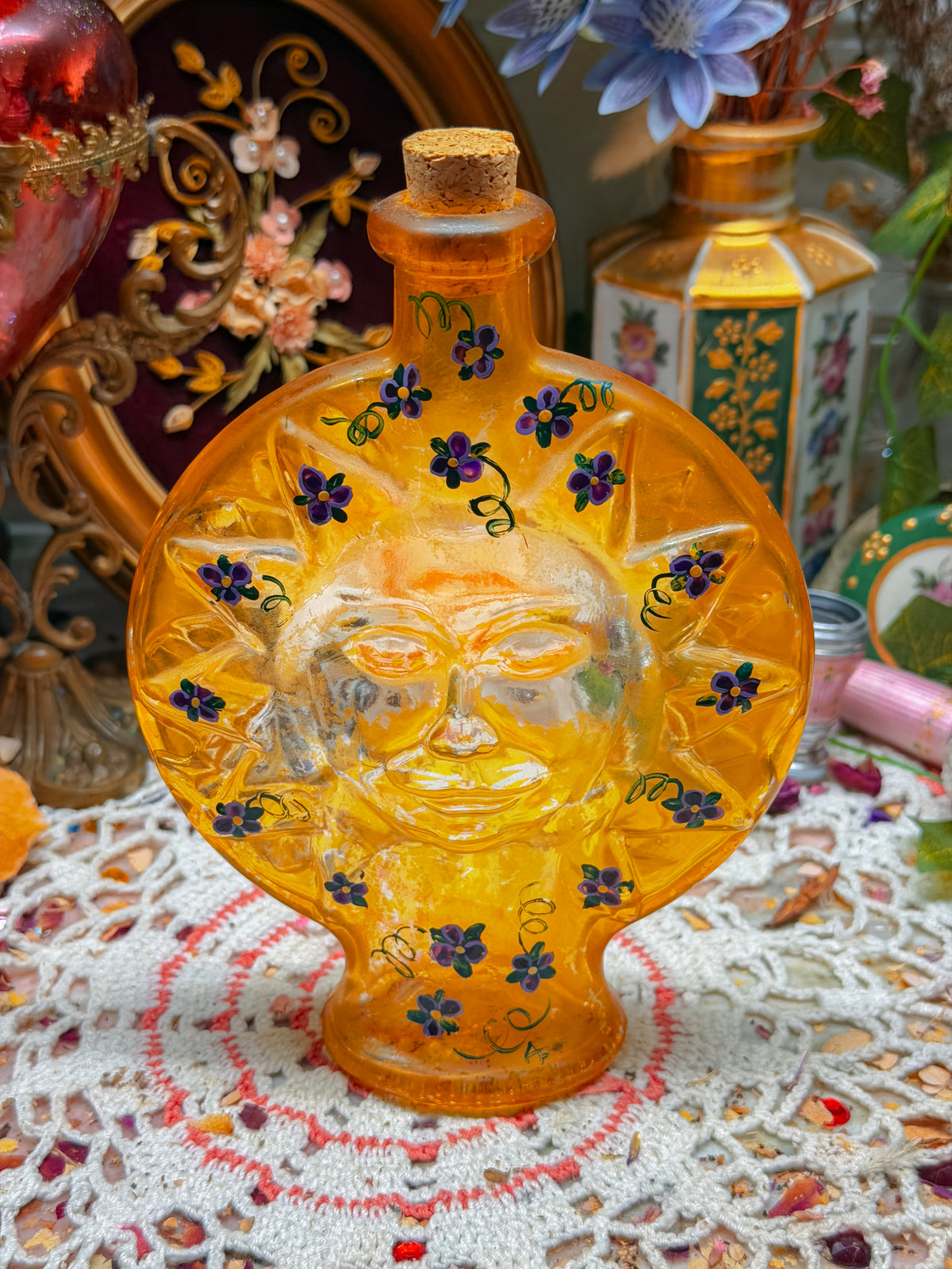Vintage sun with painted flowers (not a bong)✨