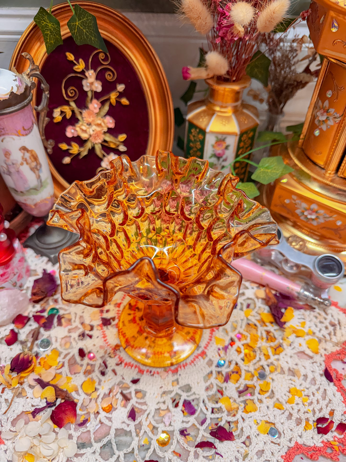 Ruffled Fenton pedestal ashtray✨
