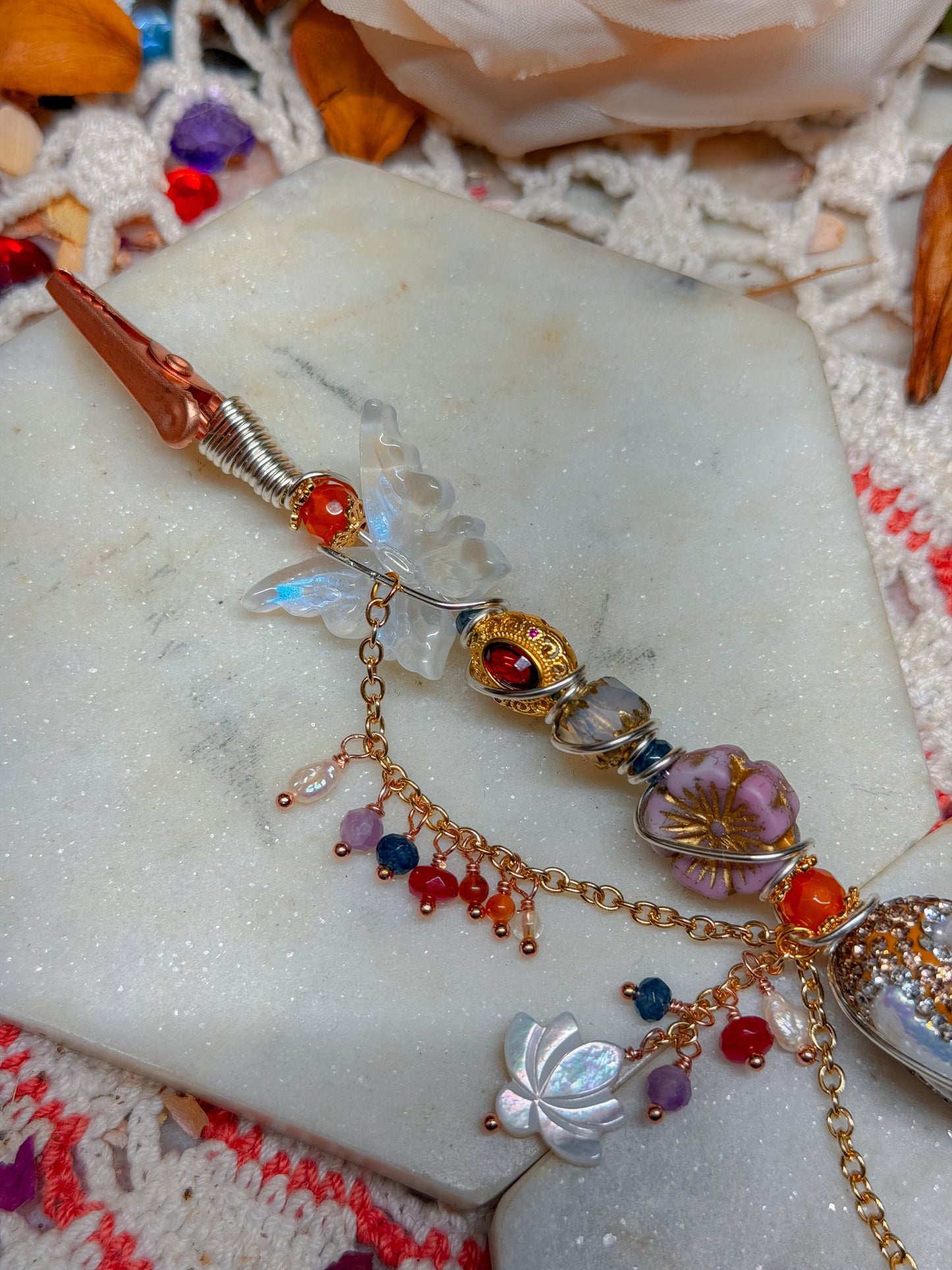 Rose gold luxury chained clouded J clip✨