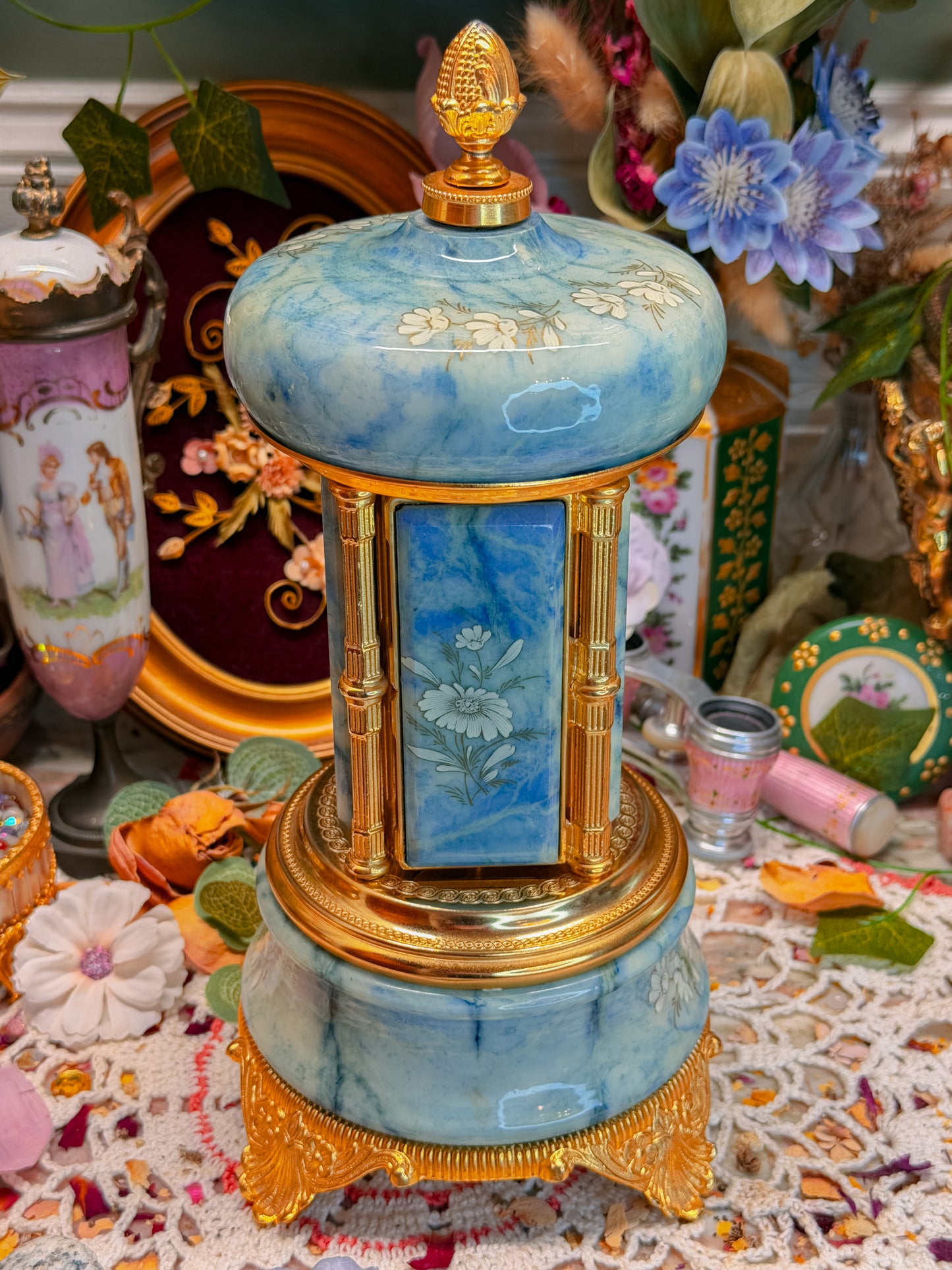 Italian Reuge cigarette carousel!!!✨