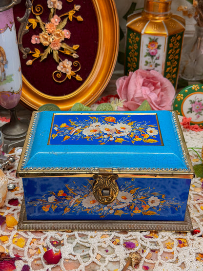 Linnete tin stash