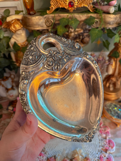 Metal heart ashtray✨