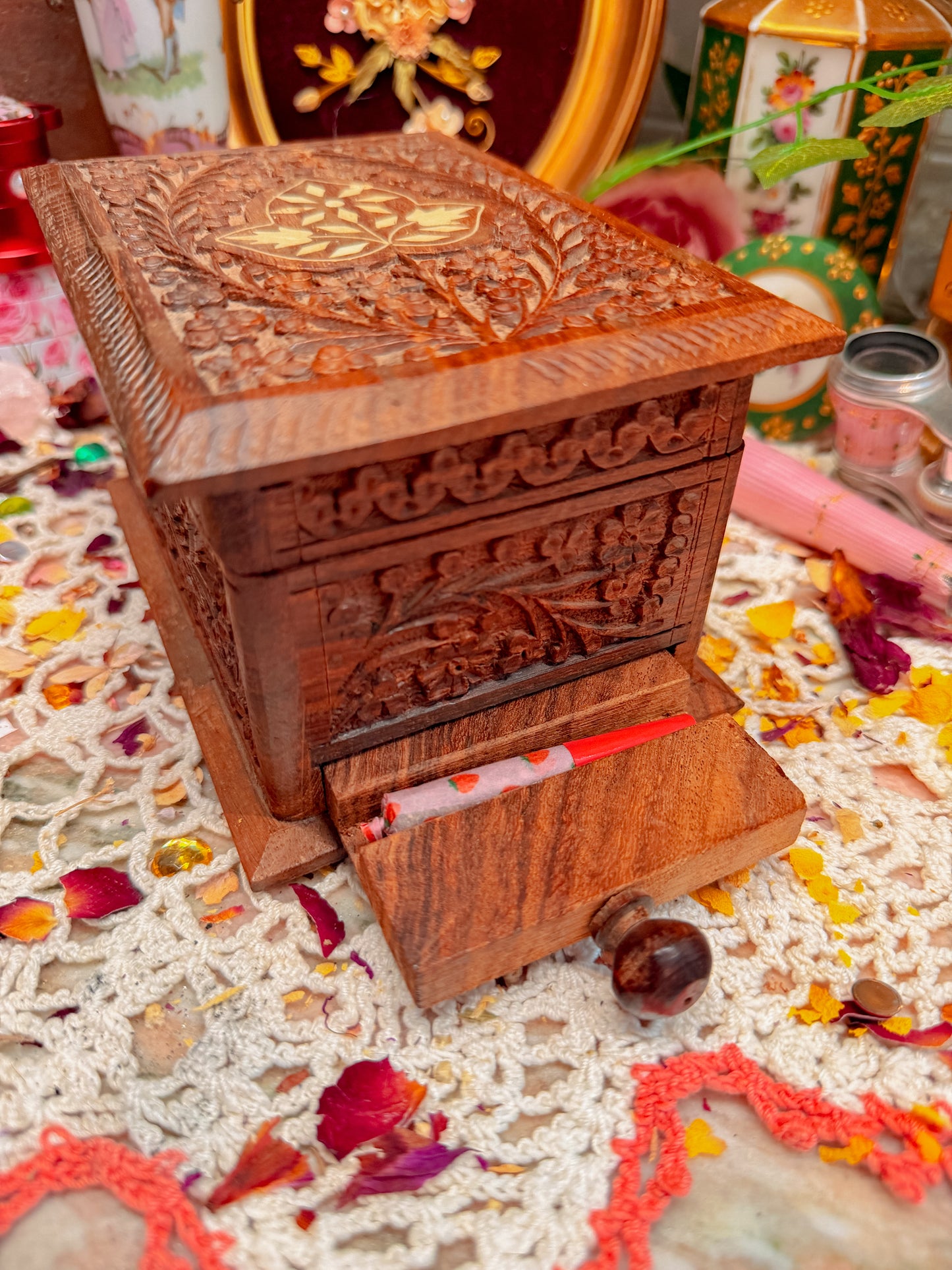 Hand carved dispensing cigarette box ✨