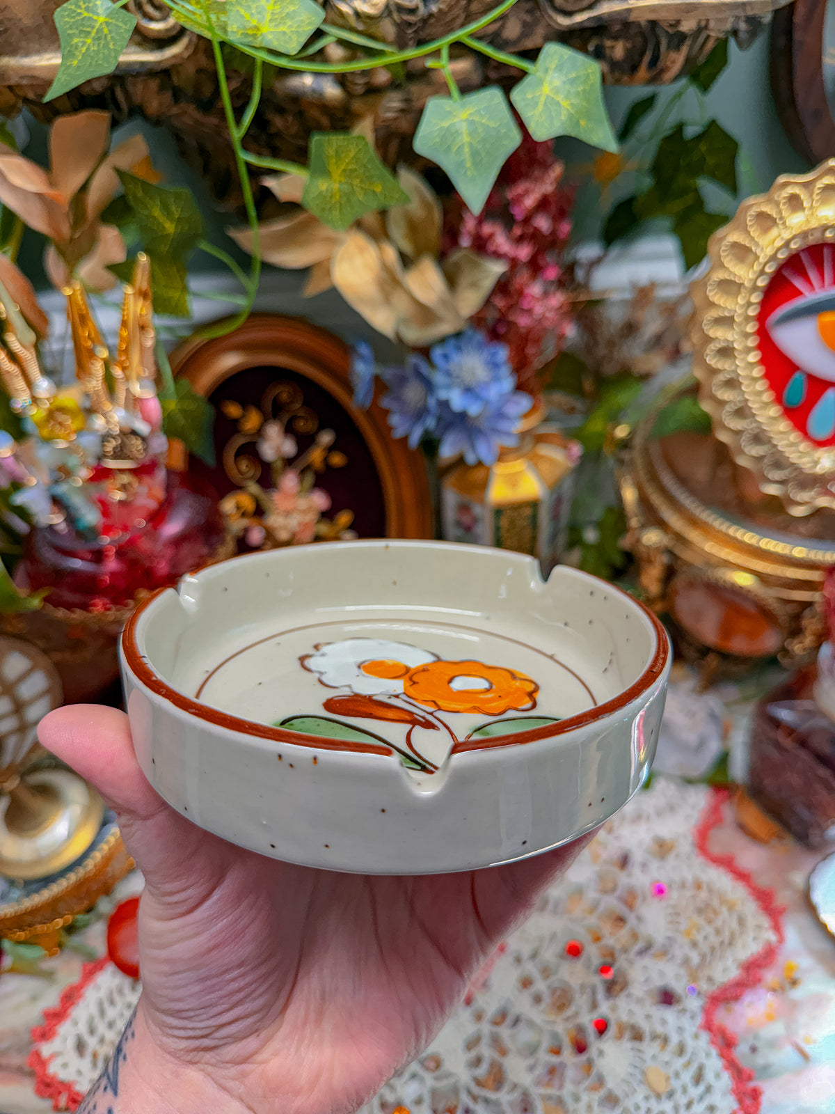 Stoneware 70s floral ashtray✨