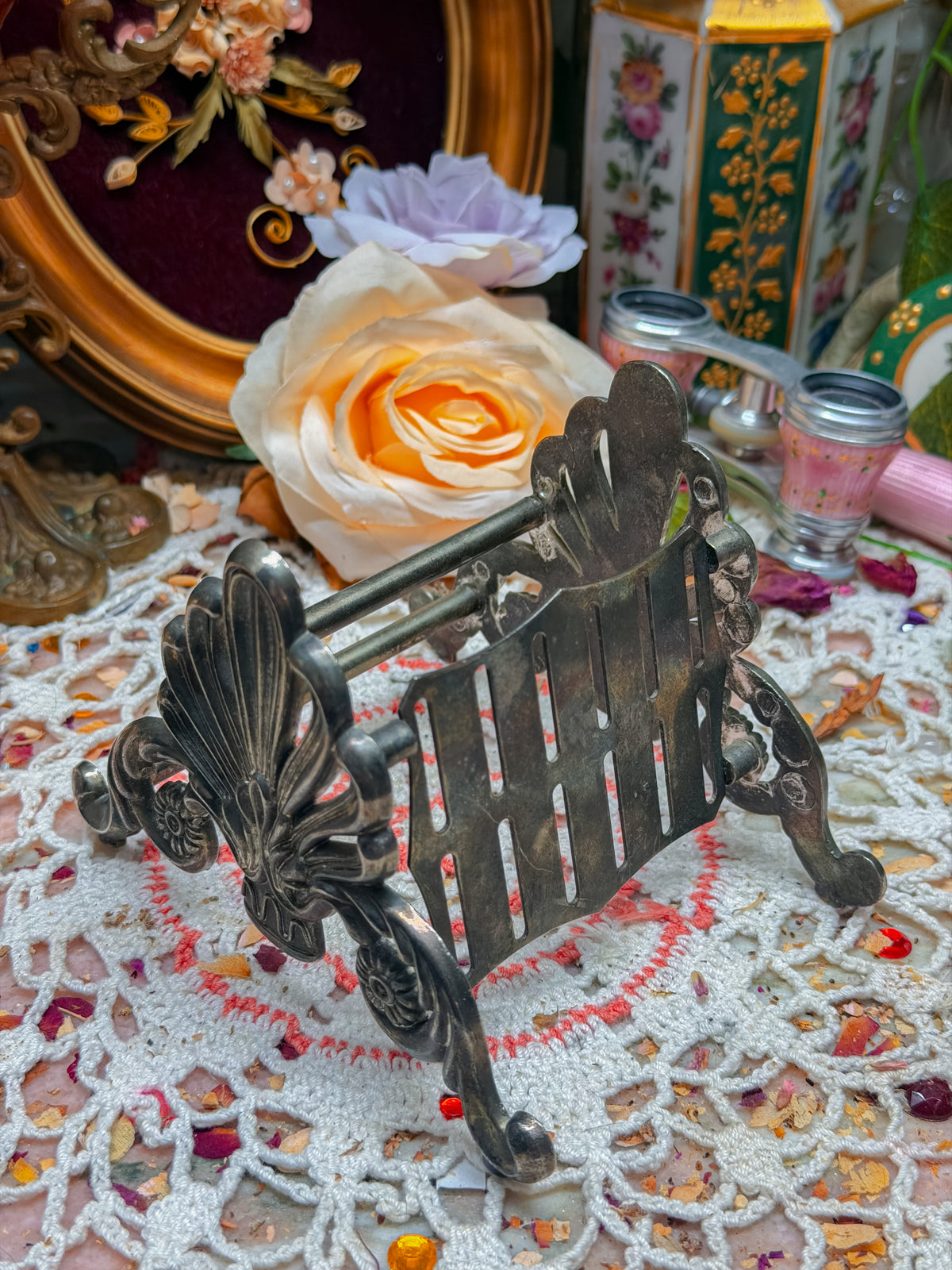 Vintage Silver ornate knife holder✨