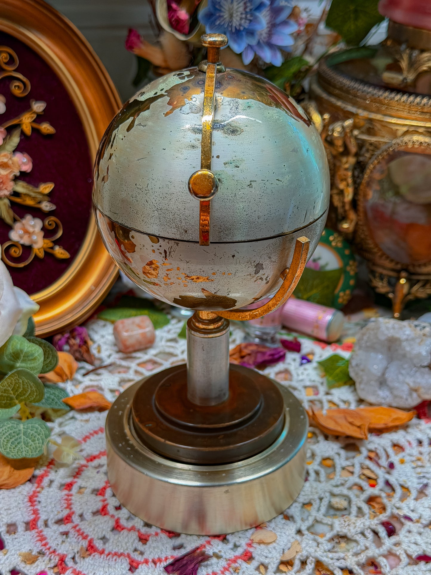 1950s musical cigarette pop up globe✨