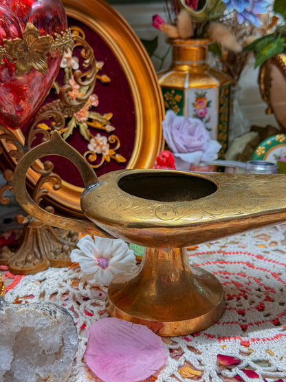 Solid brass genie ashtray✨