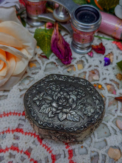 Metal velvet lined floral stash✨