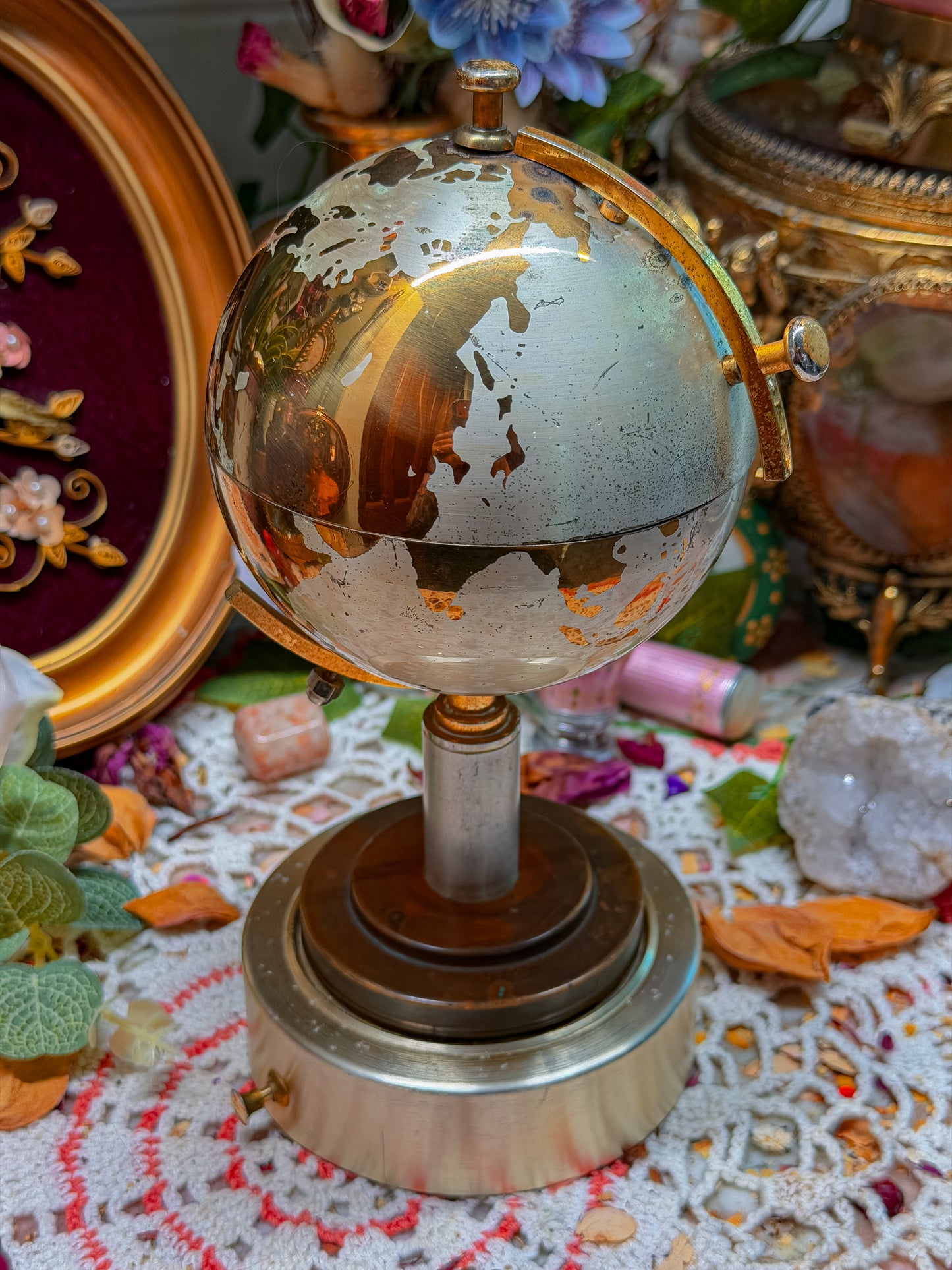 1950s musical cigarette pop up globe✨