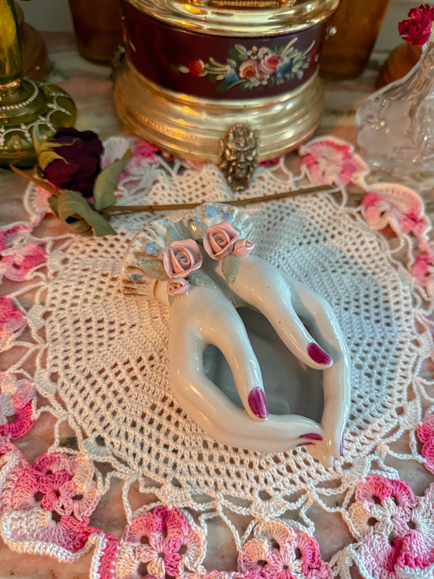 Lefton Hand ashtray✨