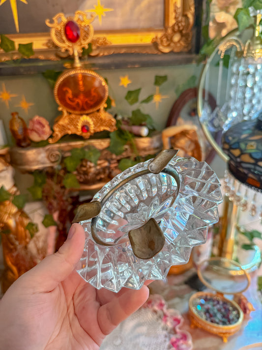 Crystal cut ashtray✨